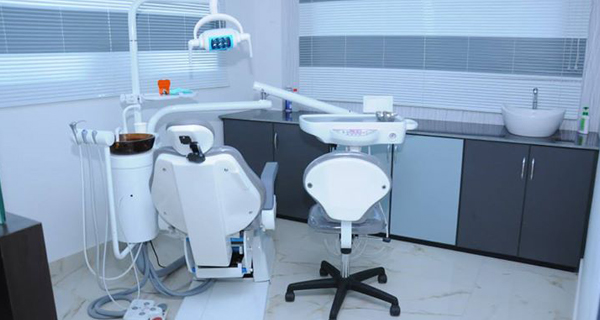 dental clinic paravur